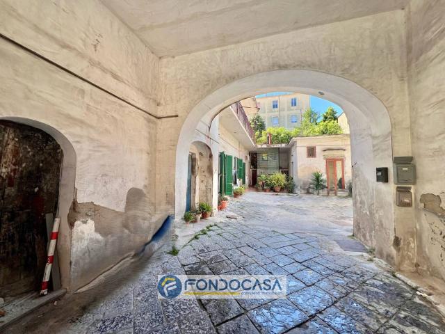 Villa Indipendente in vendita a Sant'antimo, Campania