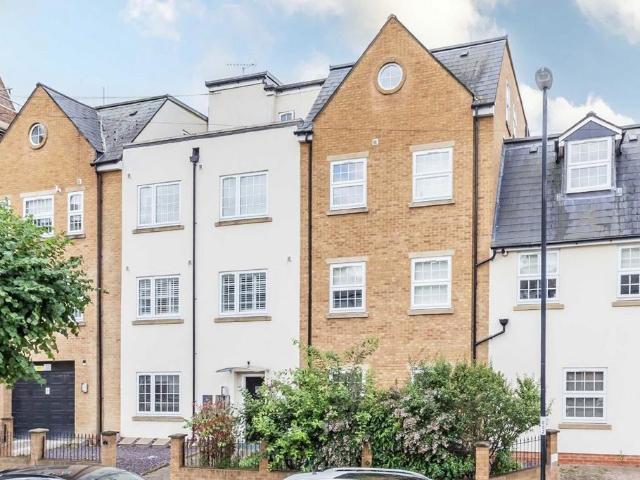 Apartment for rent in London Borough of Croydon, Norbury