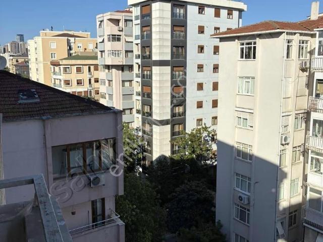 Kadiköy, İstanbul içerisinde kiralık mülk