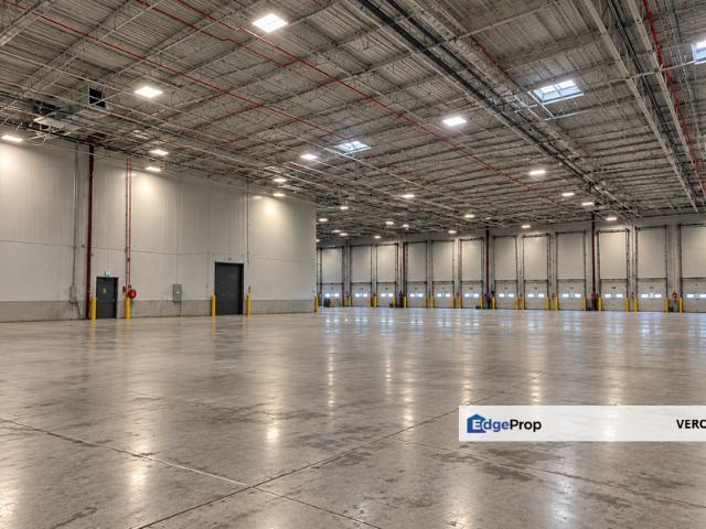 Warehouse for sale in Kulai