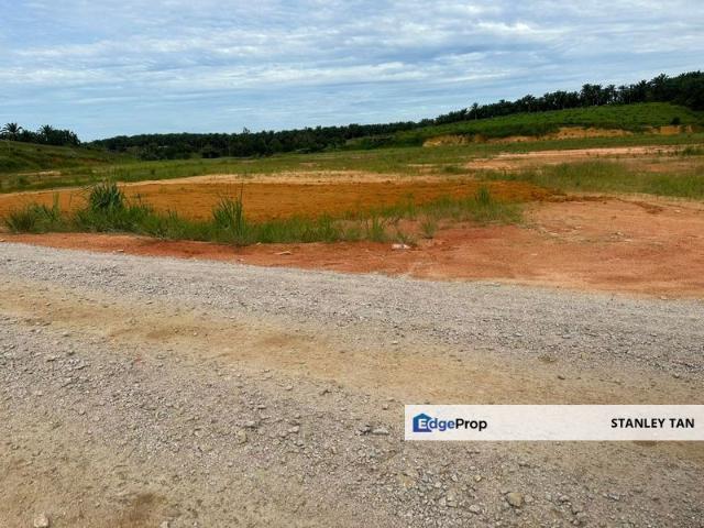 Warehouse for sale in Kulai