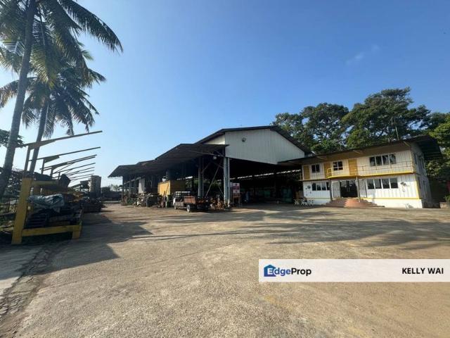 Warehouse for sale in Kulai