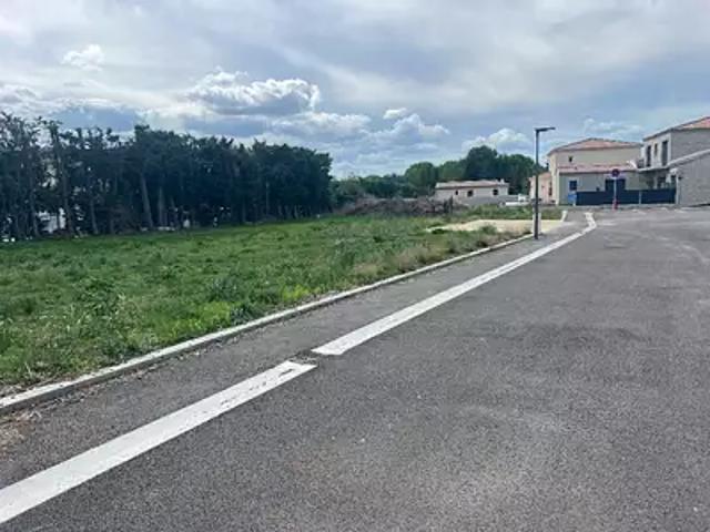 Terrain vente à Aix-en-Provence, Sénas