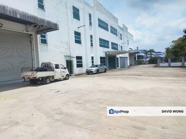 Warehouse for rent in Sendayan Village, Negeri Sembilan