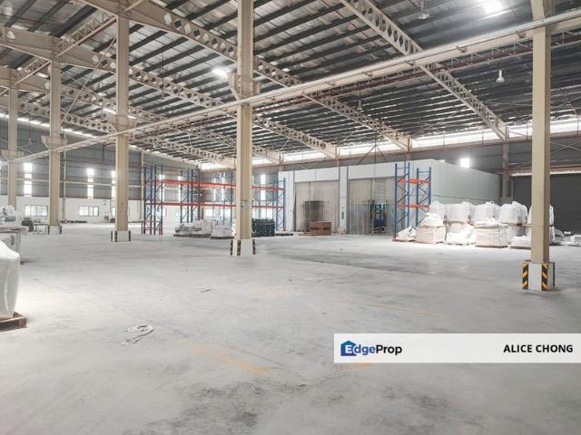 Warehouse for rent in Sendayan Village, Negeri Sembilan