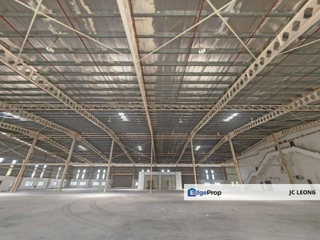 Warehouse for rent in Sendayan Village, Negeri Sembilan