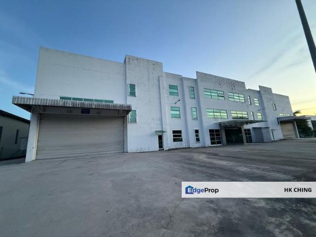 Warehouse for rent in Sendayan Village, Negeri Sembilan
