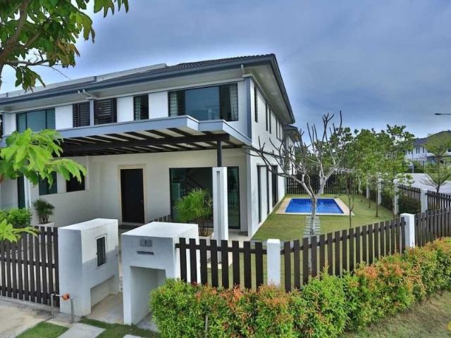 House for sale in Country Heights Damansara, Kuala Lumpur