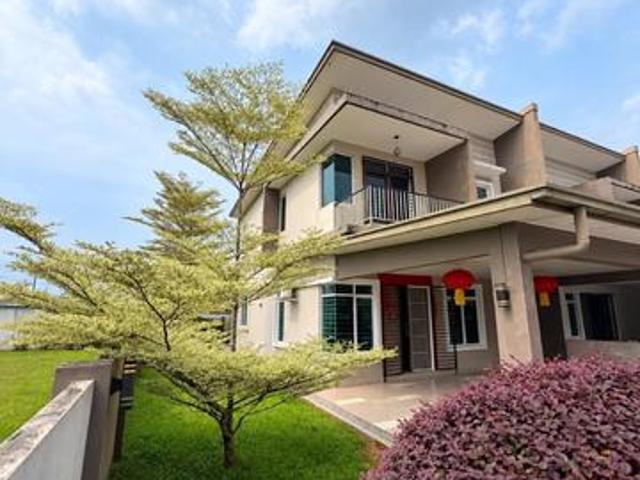Terraced House for sale in Kuching, Bahagian Kuching