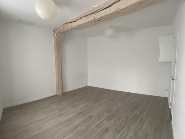 Studio location à Saint-Clément, Yonne