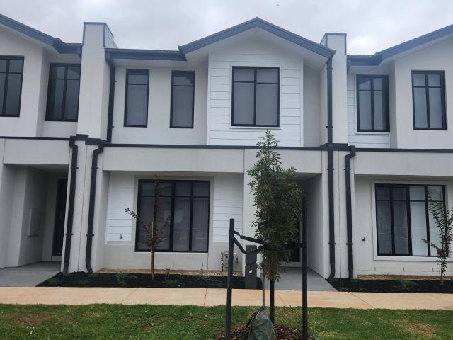 House for rent in Williams Walk, Melbourne