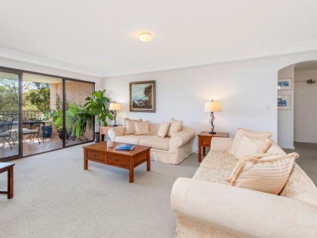 Apartment for sale in Lower North Shore, Sydney