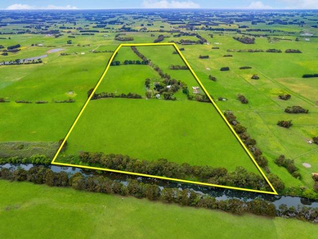 Cottage for sale in Allansford, Victoria