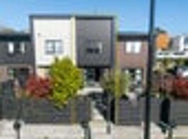 Townhouse for sale in Oratia