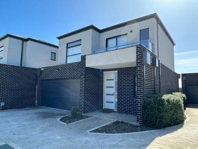 Townhouse for rent in Camerons Creek, Victoria