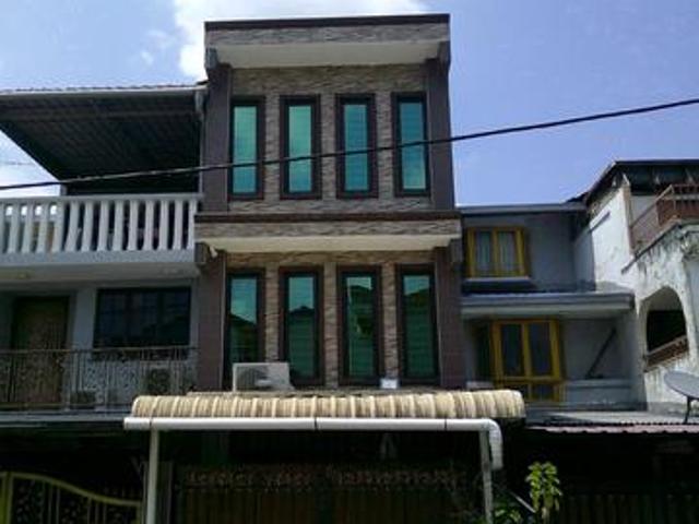 Terraced House for rent in Country Heights Damansara, Kuala Lumpur