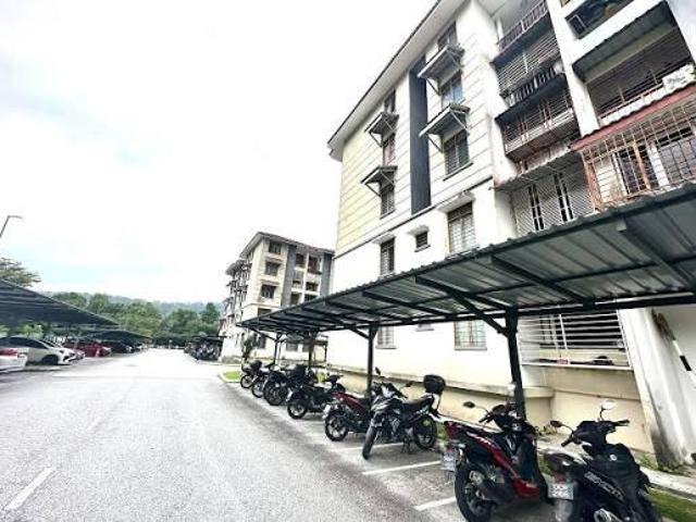 Apartment for sale in Tanjong Sepat, Selangor