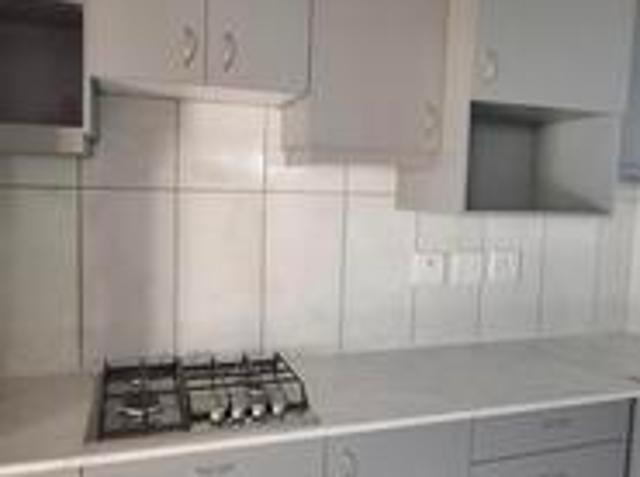 Apartment for rent in Goodwood, Western Cape