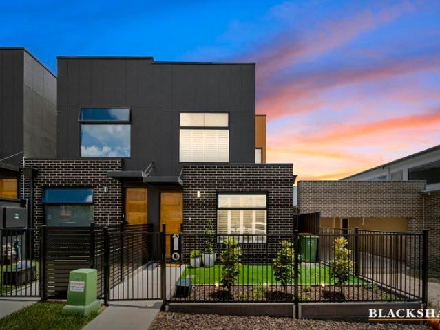 Townhouse for sale in Queanbeyan, New South Wales