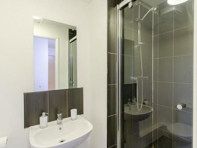 Studio for rent in St Ann's, Haddon