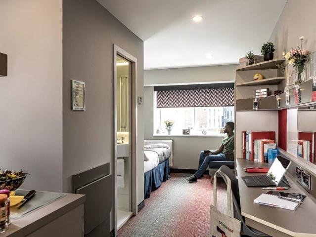Studio for rent in St Ann's, Haddon