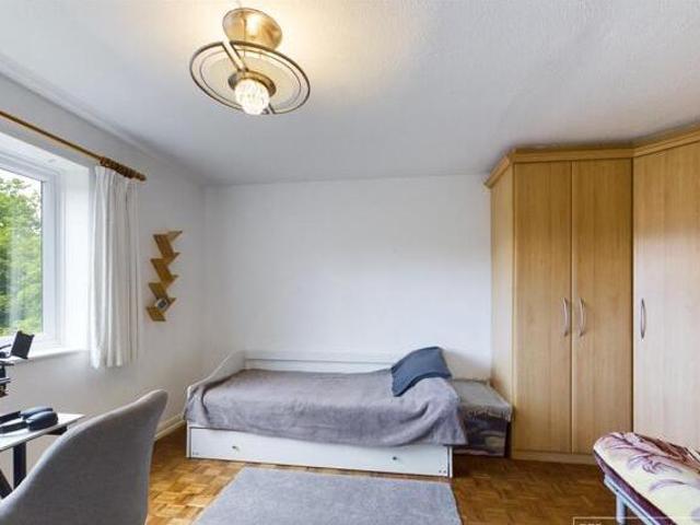 House for sale in Little Stanmore, Greater London