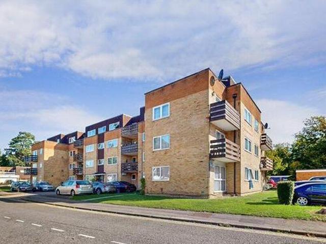 House for sale in Little Stanmore, Greater London