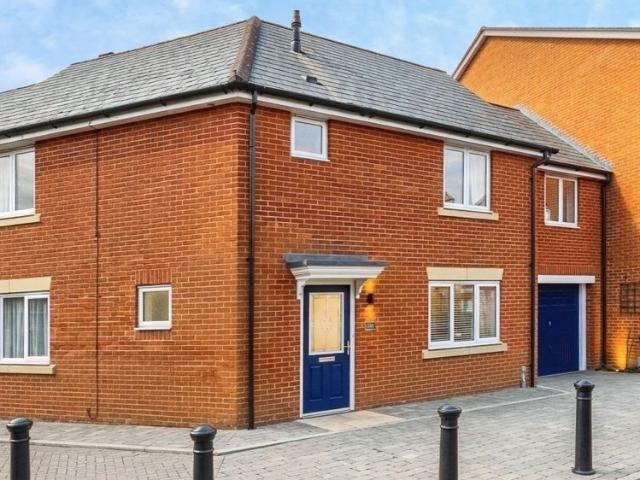 Apartment for rent in Mile End, Fordham Heath