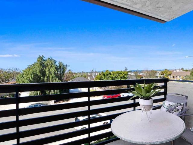 Apartment for rent in Canoga Park, California