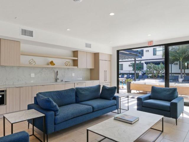 Apartment for rent in Canoga Park, California
