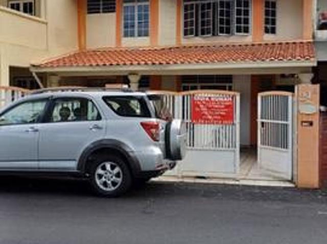 Townhouse for rent in Country Heights Damansara, Kuala Lumpur