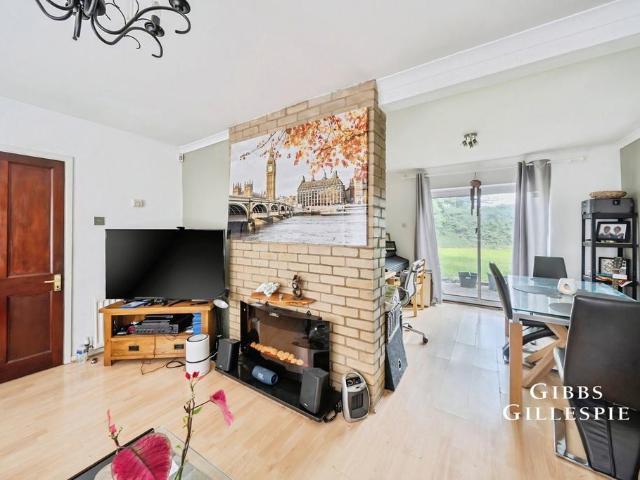 House for rent in Hatch End, Greater London