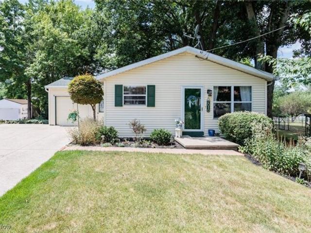 House for sale in Cuyahoga Falls