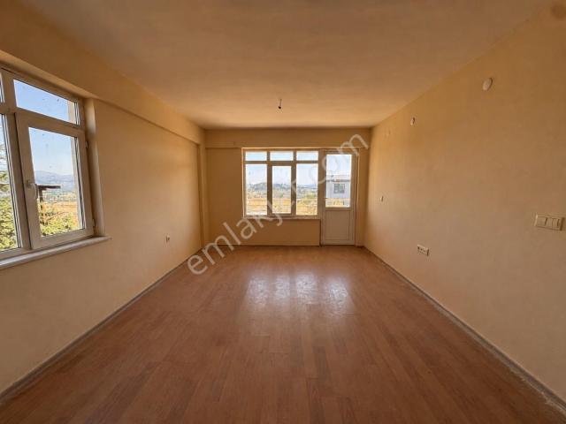 Sinanpaşa içerisinde satılık Villa