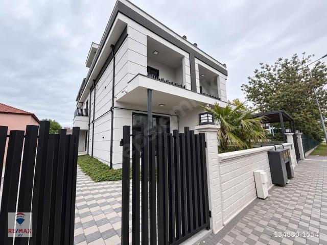 Vatan Mahallesi, Serdivan içerisinde satılık Villa