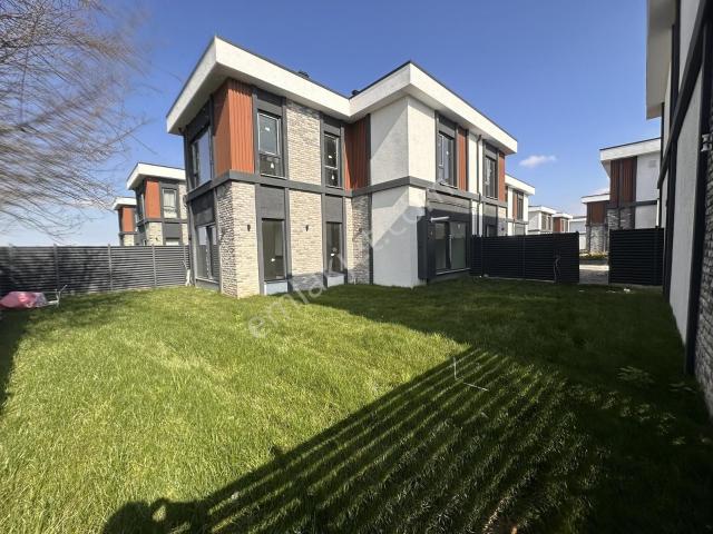 Serdivan, Sakarya içerisinde satılık Villa