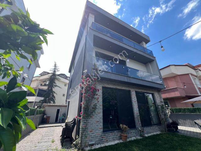 Serdivan, Sakarya içerisinde satılık Villa