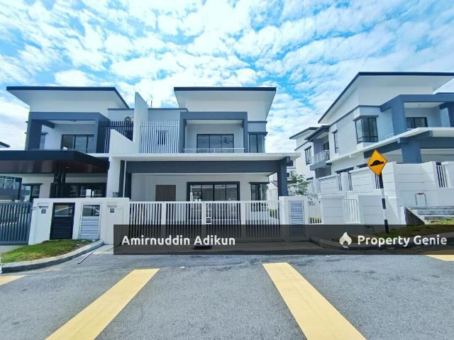 Residential House for sale in Sendayan Village, Negeri Sembilan