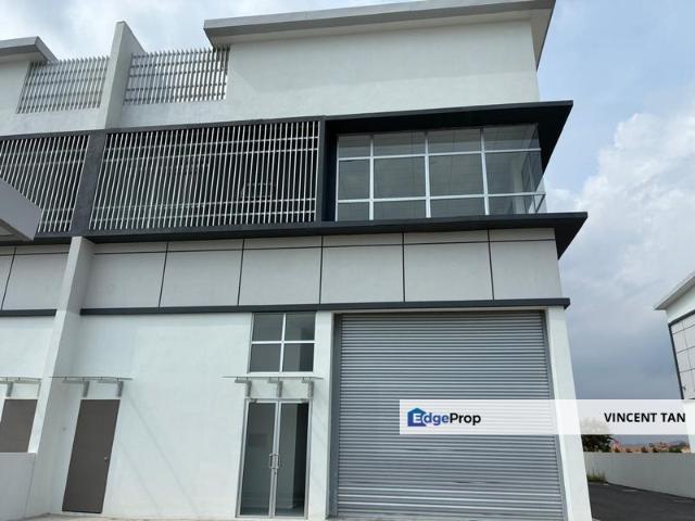 Warehouse for rent in Sendayan Village, Negeri Sembilan