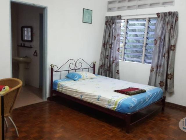 Room for rent in Sendayan Village, Negeri Sembilan