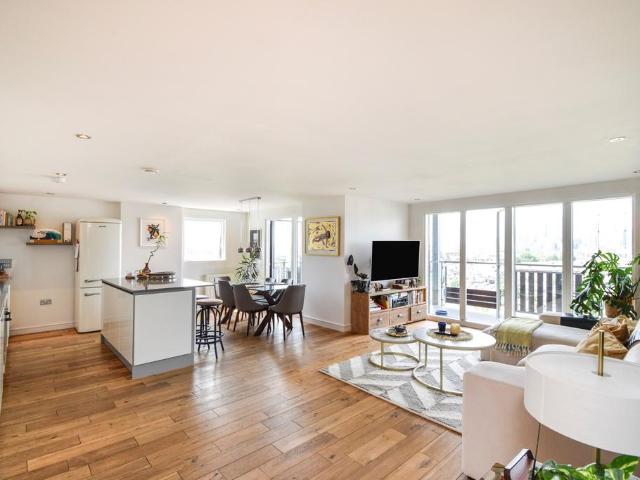 Apartment for rent in East Greenwich, Greater London