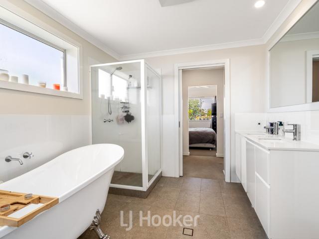 Cottage for sale in Tutunup, Western Australia