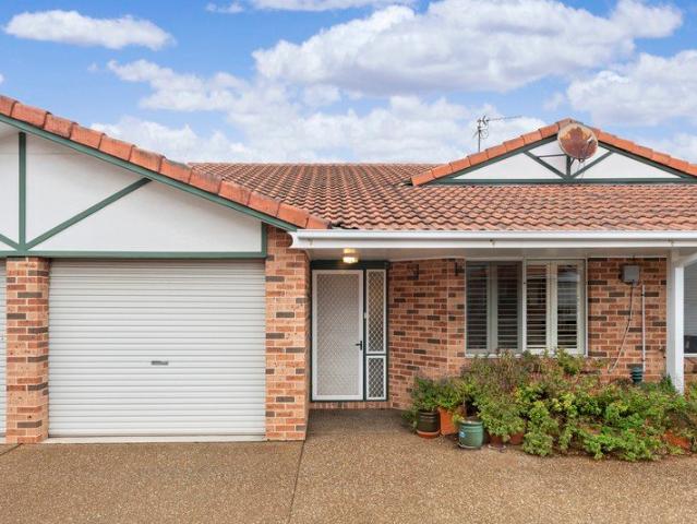 Villa for sale in Wollongong West, New South Wales