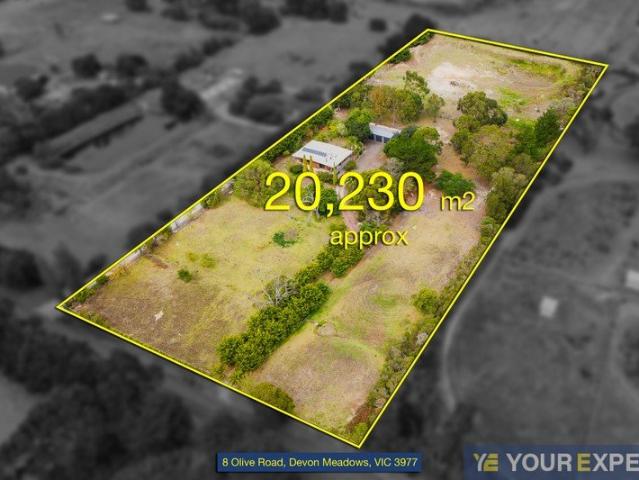 Cottage for sale in Camerons Creek, Victoria