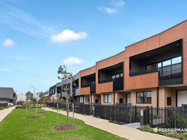 Townhouse for rent in Haven, Melbourne