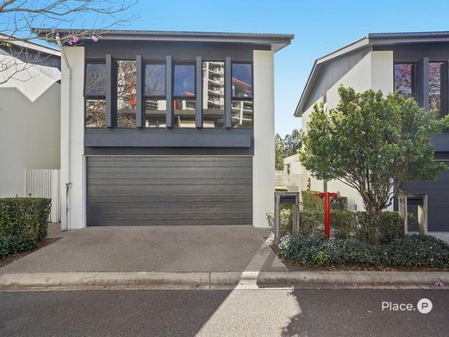 Townhouse for sale in Fernbrook, Queensland
