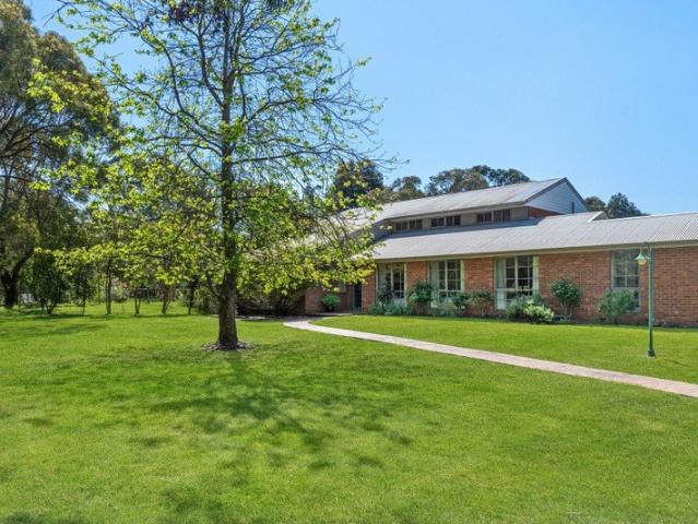 Cottage for sale in Camerons Creek, Victoria