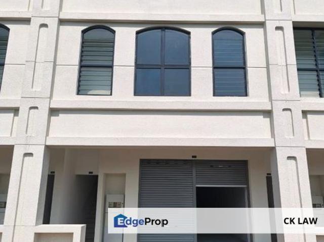 Shop for sale in Kajang, Langat