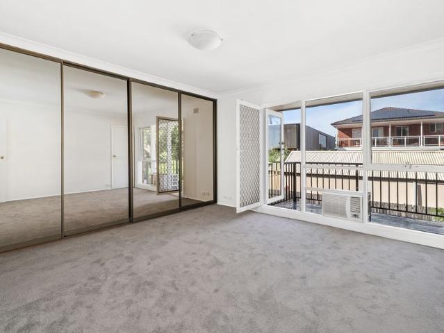 Townhouse for rent in Sydney, New South Wales