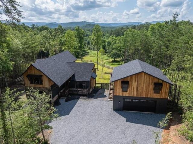 House for sale in Blue Ridge